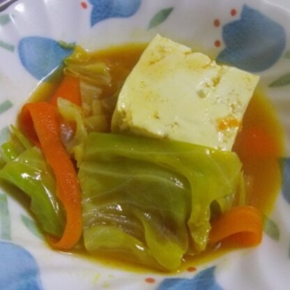 最近晩ご飯に困るとカレー鍋が定番になっています☆子供も喜んで野菜をいっぱい食べてくれて、簡単なレシピで美味しくできました☆ごちそうさまでした＾＾v